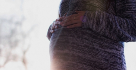 Estudo sugere que coronavírus é intransmissível de mães para filhos