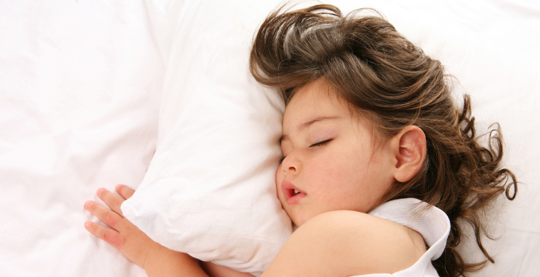 Estudo demonstra que adenoamigdalectomia reduz recurso a cuidados de saúde em crianças com apneia do sono ligeira